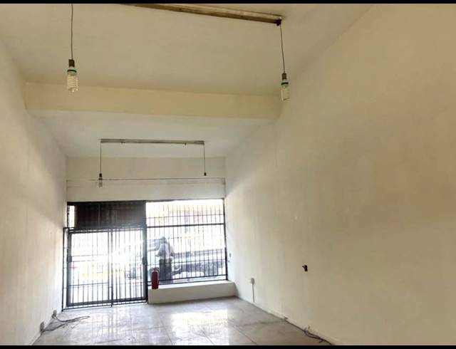 70M² RETAIL TO LET IN ORANGE GROVE